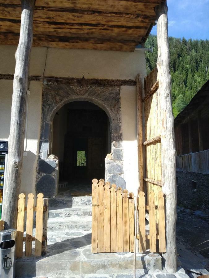 Raul Lushnu Darbaz Bed & Breakfast Mestia Dış mekan fotoğraf